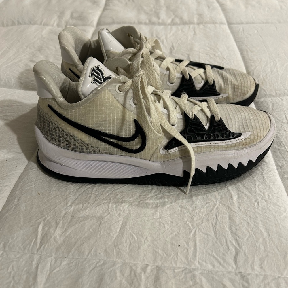 Nike Kylie Black and White mens size 7.5 Athletic Shoe